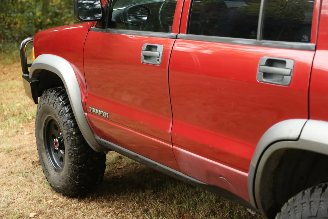 1995 Isuzu Trooper - Image 11 of 31