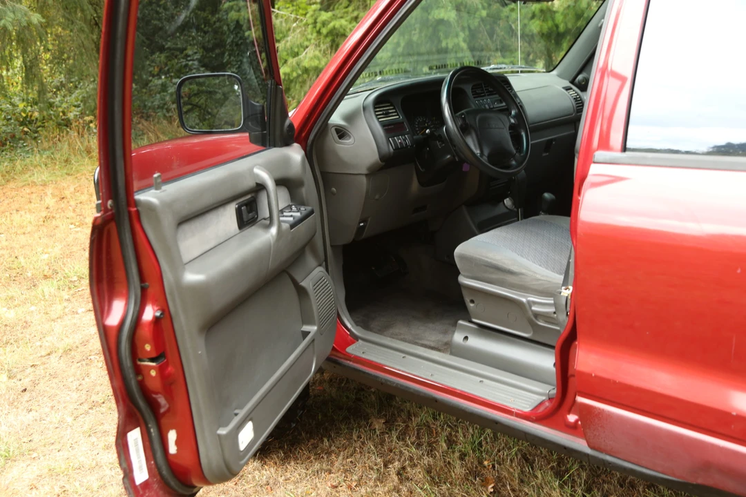 1995 Isuzu Trooper - Image 20 of 31