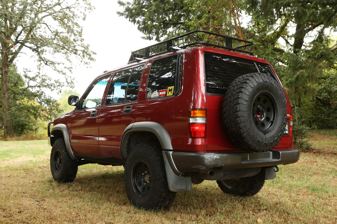 1995 Isuzu Trooper - Image 8 of 31