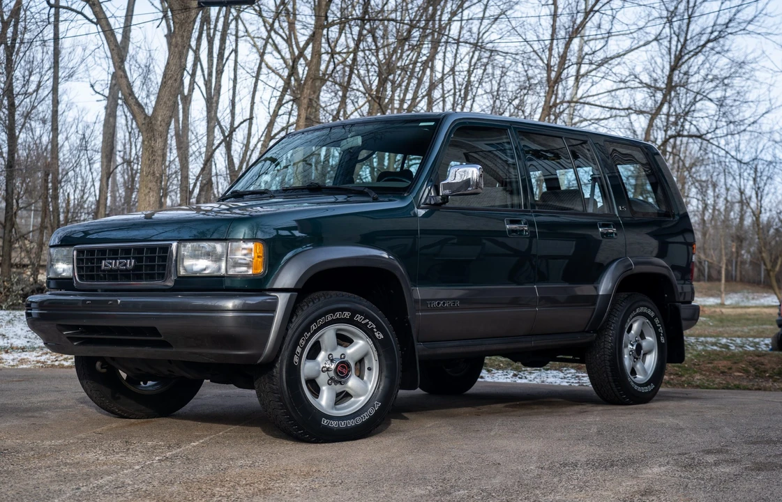 1995 Isuzu Trooper - Image 11 of 31