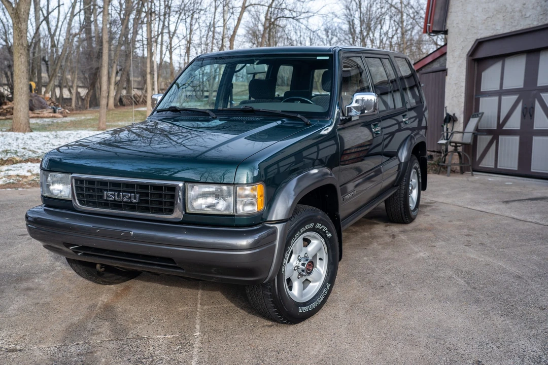 1995 Isuzu Trooper - Image 4 of 31