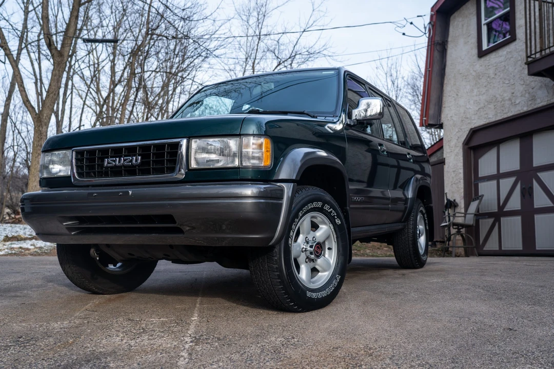 1995 Isuzu Trooper - Image 10 of 31