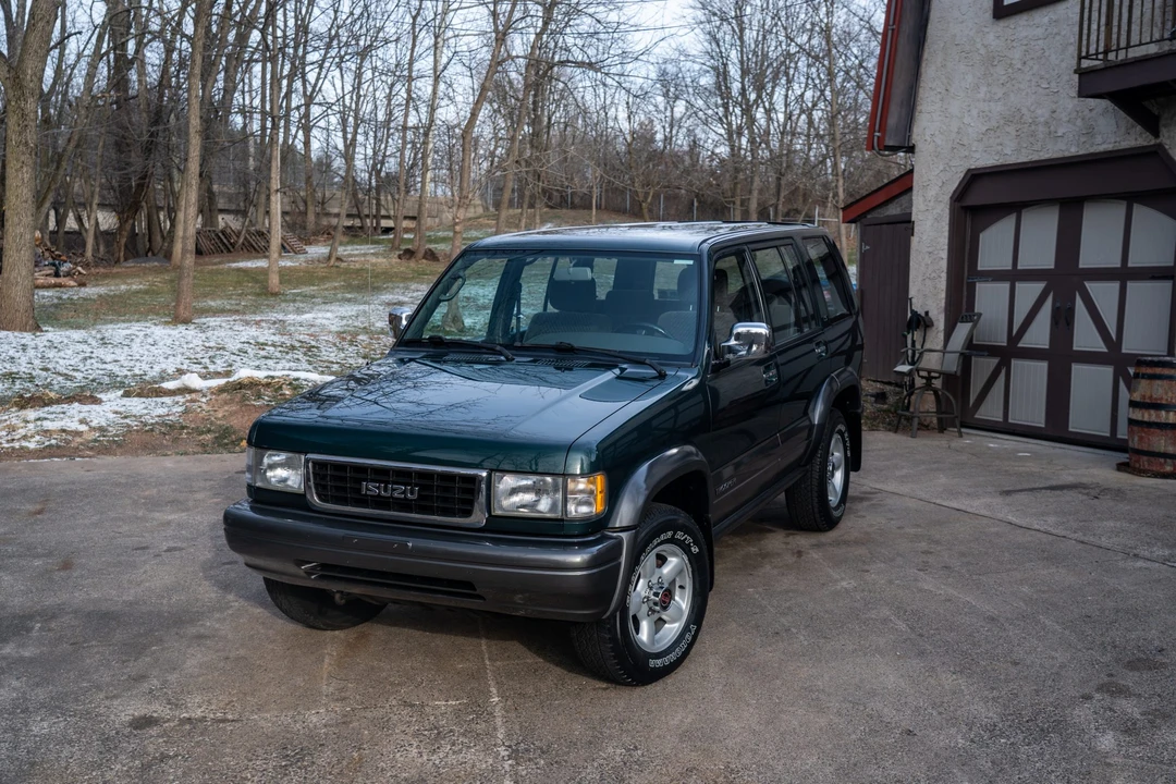 1995 Isuzu Trooper - Image 3 of 31