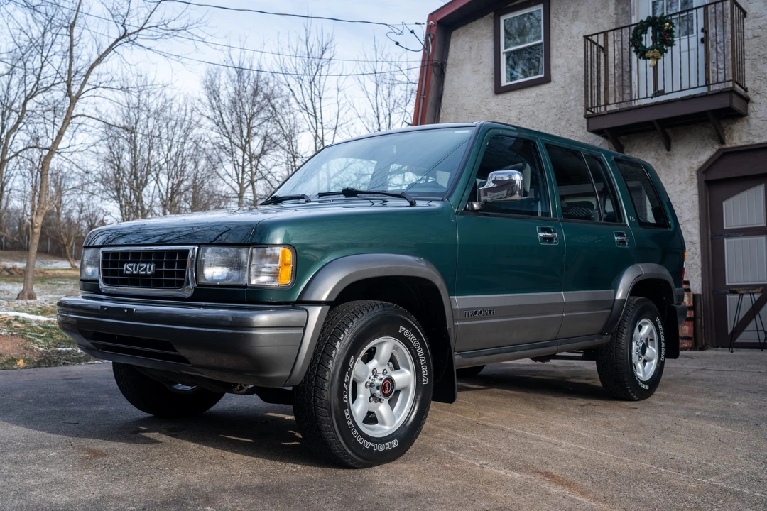 1995 Isuzu Trooper - Image 12 of 31