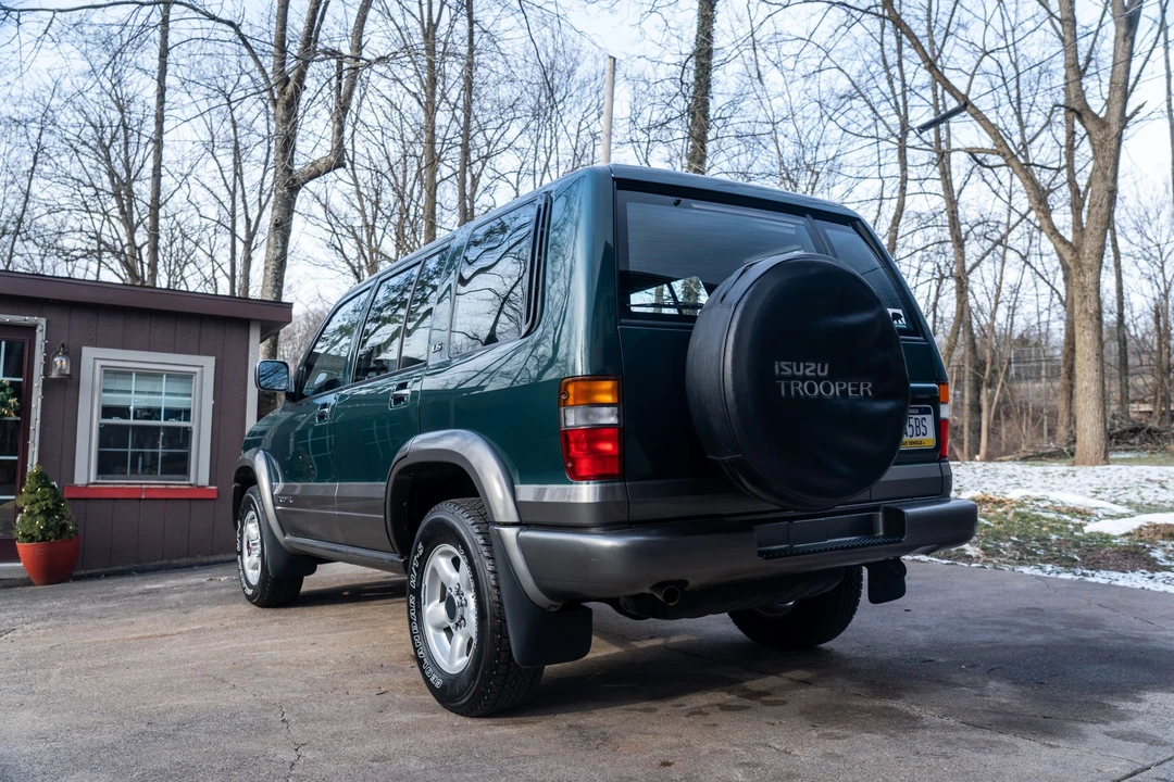 1995 Isuzu Trooper - Image 17 of 31