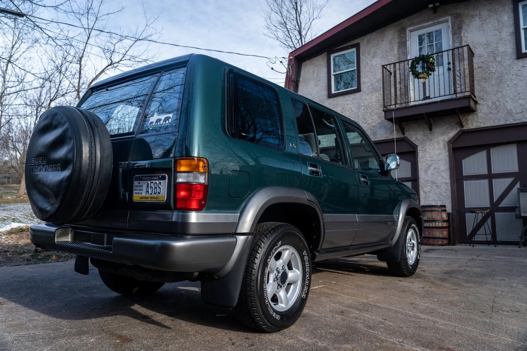1995 Isuzu Trooper - Image 25 of 31