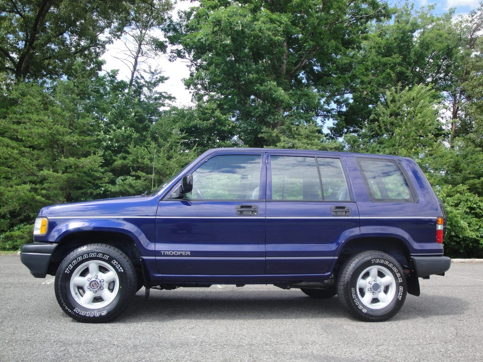 1995 Isuzu Trooper - Image 8 of 31