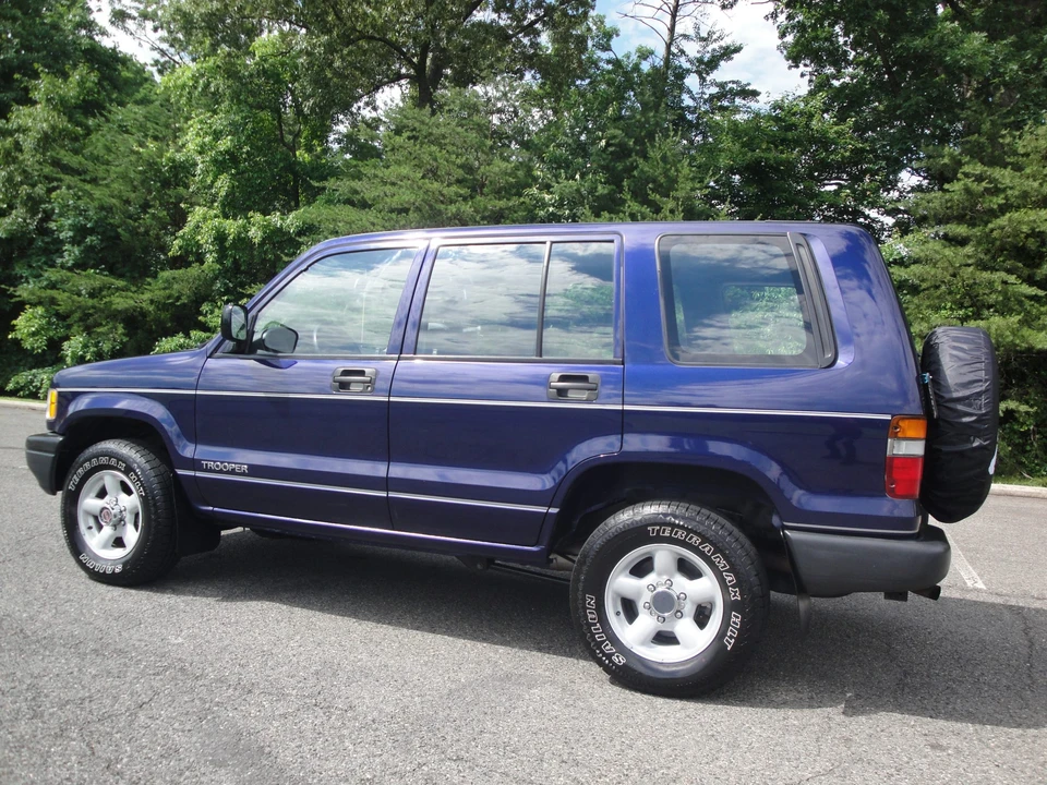 1995 Isuzu Trooper - Image 9 of 31