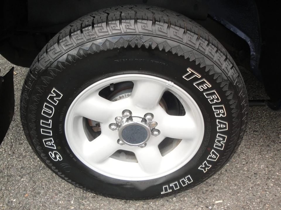 1995 Isuzu Trooper - Image 29 of 31