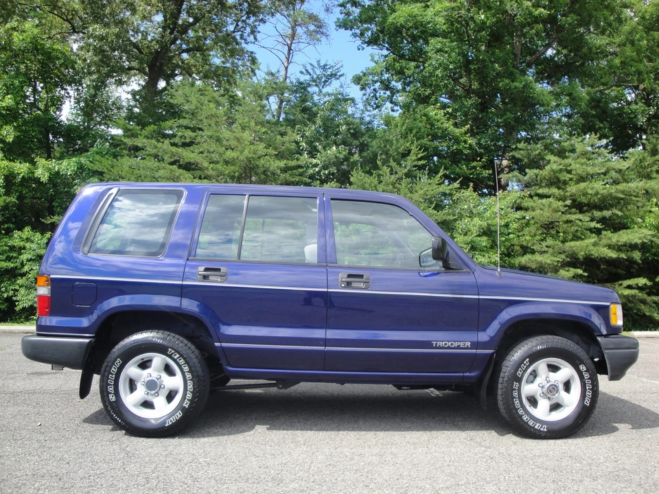 1995 Isuzu Trooper - Image 16 of 31