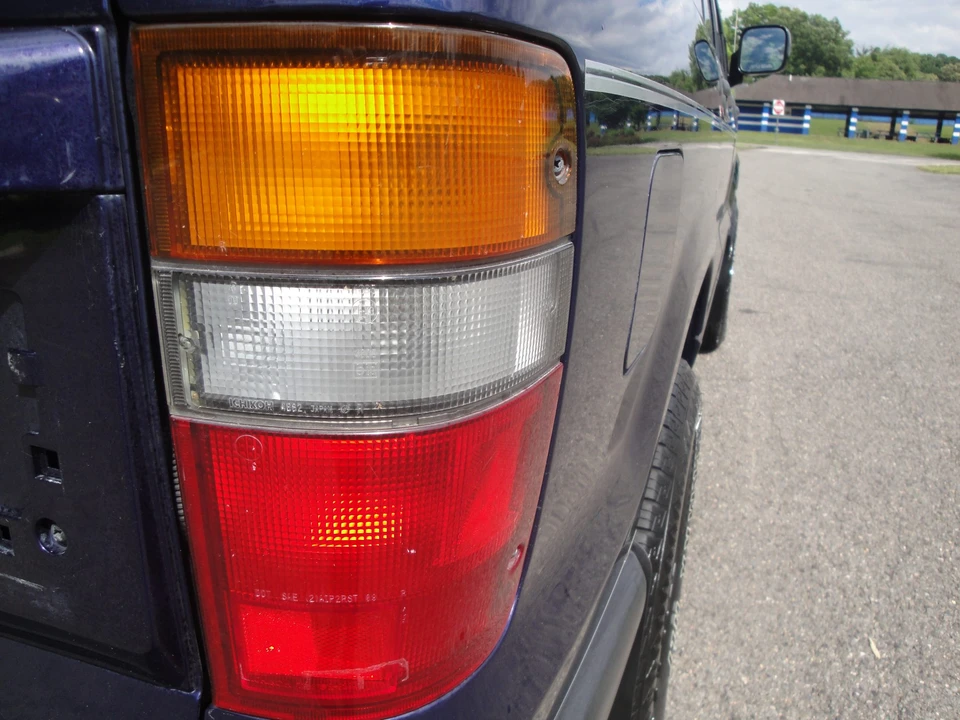 1995 Isuzu Trooper - Image 26 of 31
