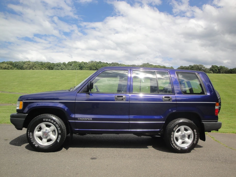 1995 Isuzu Trooper - Image 7 of 31