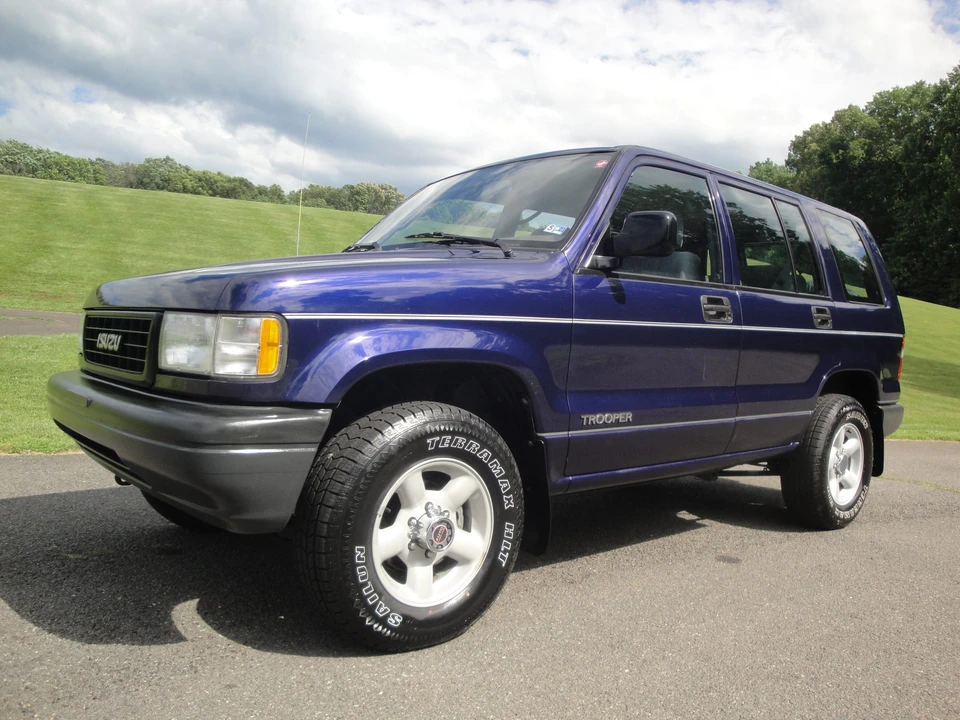 1995 Isuzu Trooper - Image 4 of 31