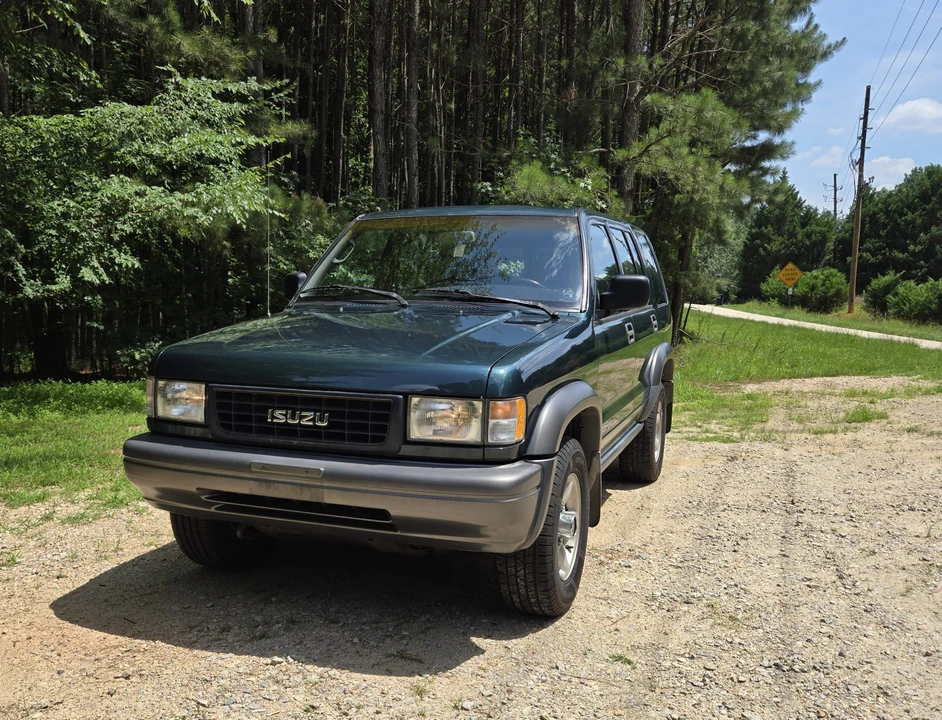 1995 Isuzu Trooper - Image 4 of 31