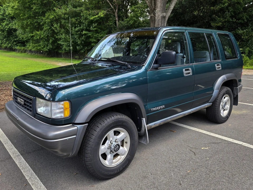 1995 Isuzu Trooper - Image 8 of 31