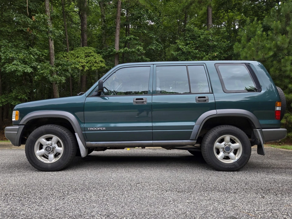 1995 Isuzu Trooper - Image 16 of 31