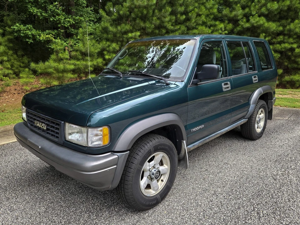 1995 Isuzu Trooper - Image 10 of 31