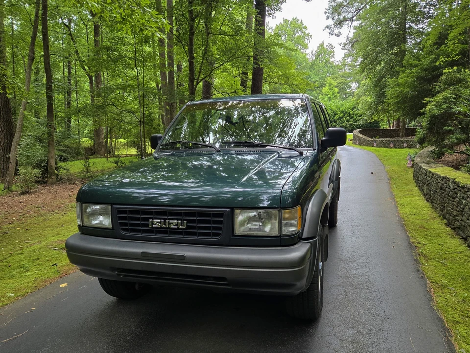 1995 Isuzu Trooper - Image 3 of 31