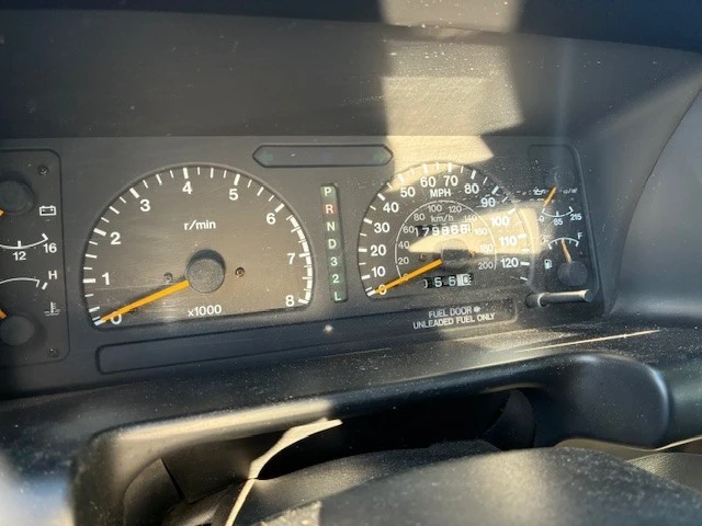 1995 Isuzu Trooper - Image 8 of 9