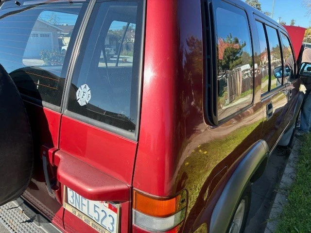 1995 Isuzu Trooper - Image 5 of 9
