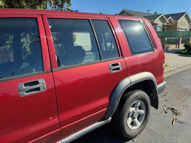 1995 Isuzu Trooper - Image 3 of 9