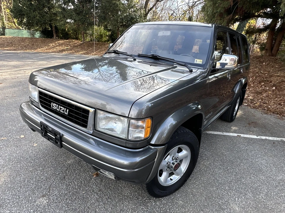 1995 Isuzu Trooper - Image 4 of 31