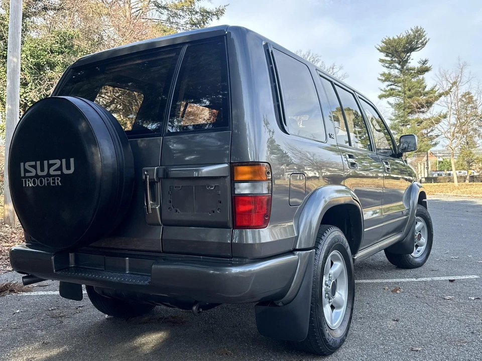 1995 Isuzu Trooper - Image 19 of 31