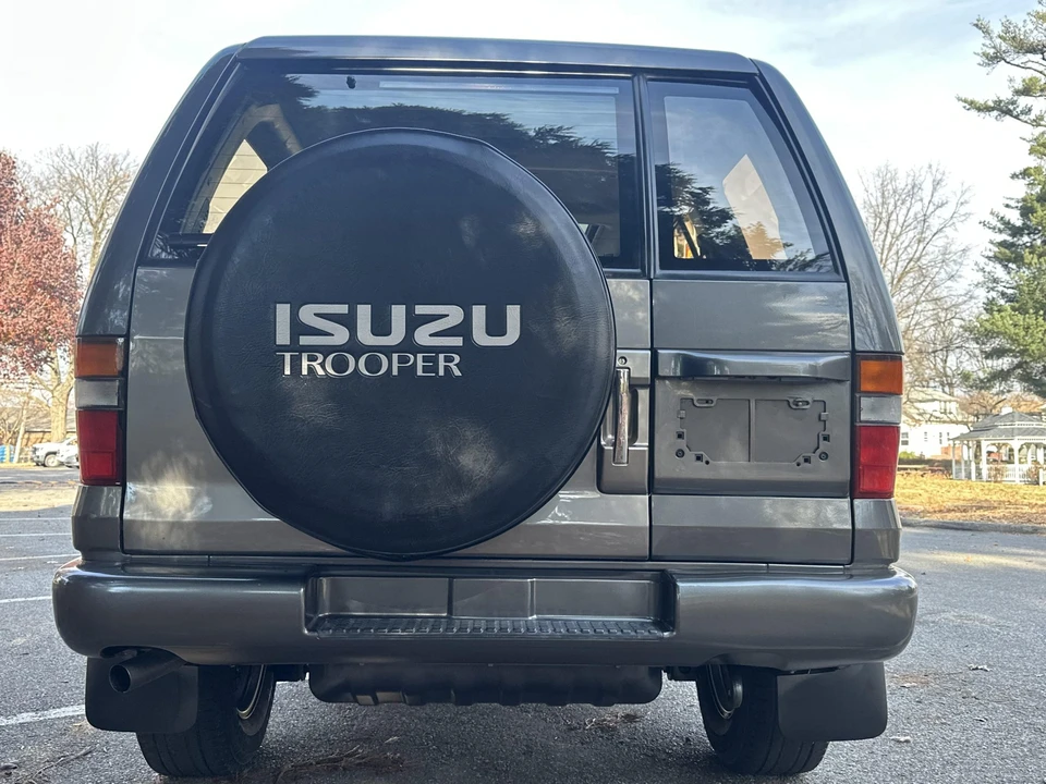 1995 Isuzu Trooper - Image 13 of 31