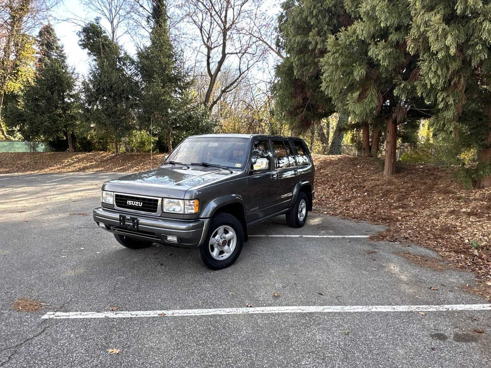 1995 Isuzu Trooper - Image 5 of 31