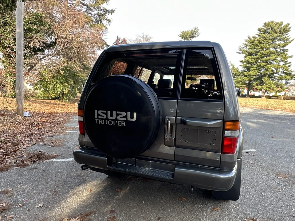 1995 Isuzu Trooper - Image 15 of 31