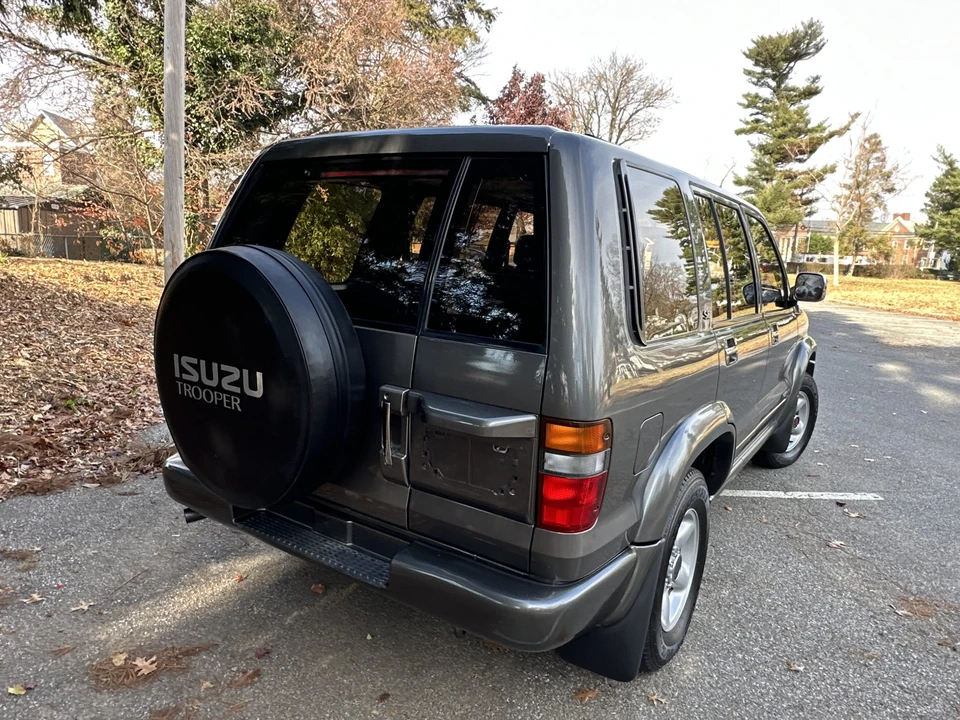 1995 Isuzu Trooper - Image 18 of 31