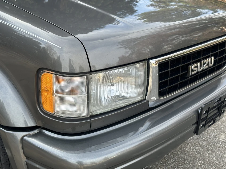 1995 Isuzu Trooper - Image 28 of 31