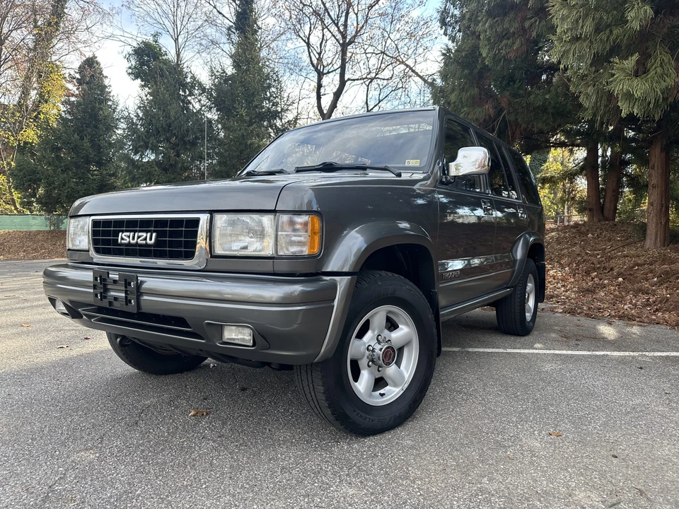 1995 Isuzu Trooper - Image 3 of 31