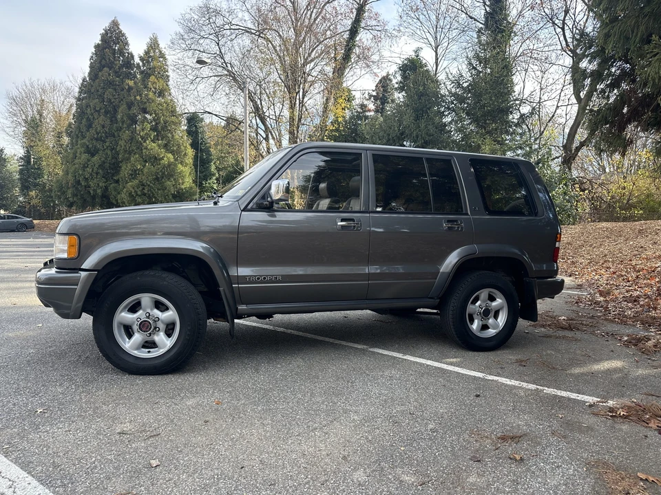 1995 Isuzu Trooper - Image 7 of 31