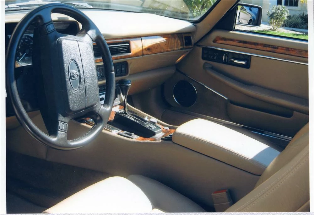 1995 Jaguar XJS Convertible - Image 3 of 4