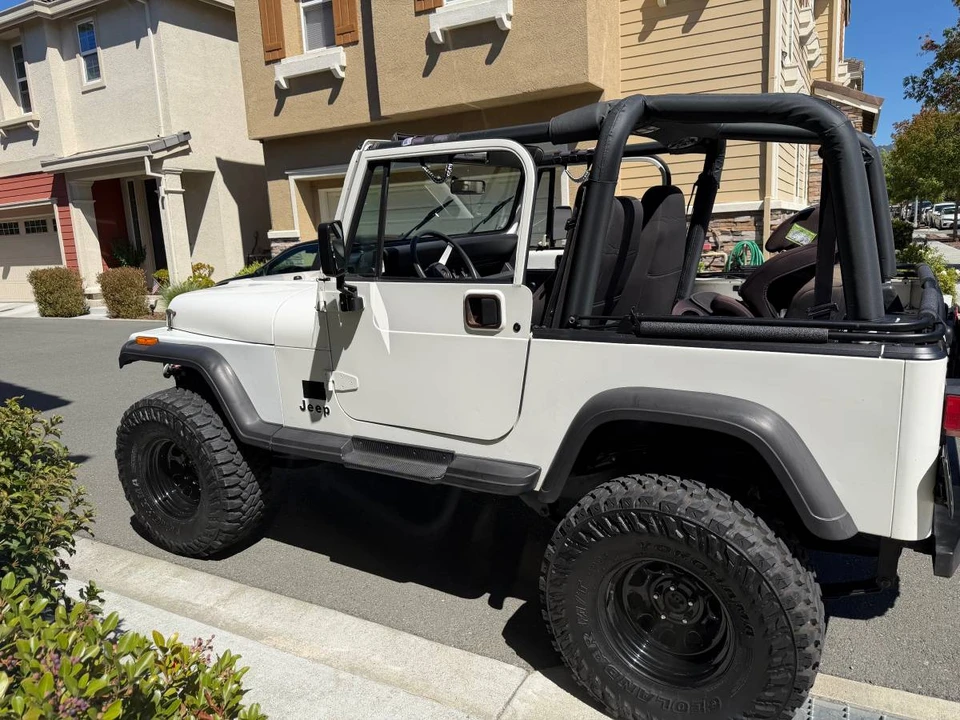1995 Jeep YJ Wrangler - Image 5 of 17