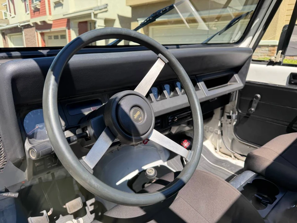 1995 Jeep YJ Wrangler - Image 8 of 17