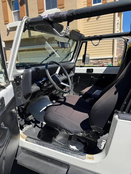 1995 Jeep YJ Wrangler - Image 11 of 17