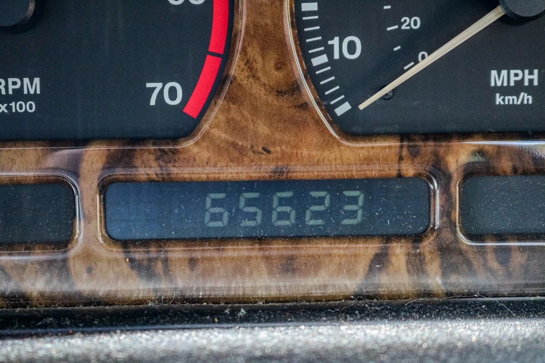1995 Jaguar X300 XJ - Image 14 of 30