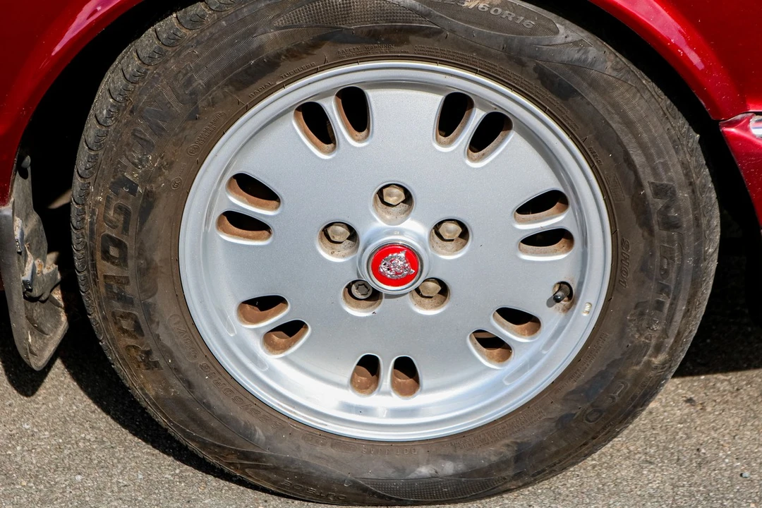 1995 Jaguar X300 XJ - Image 9 of 30