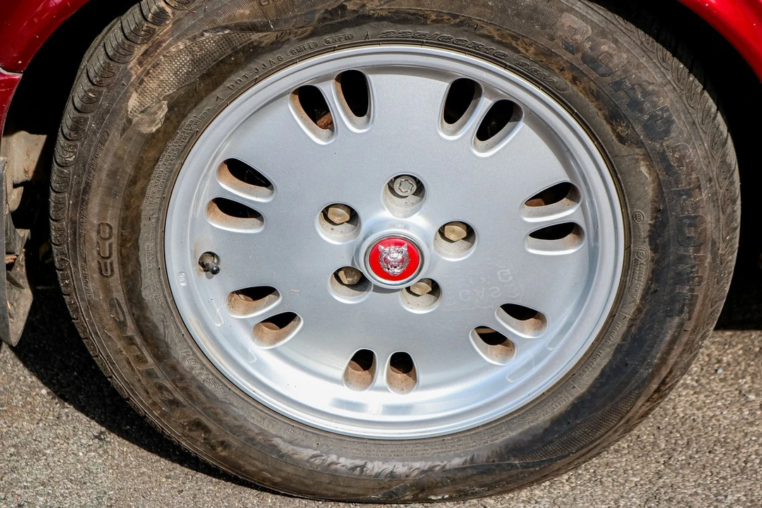 1995 Jaguar X300 XJ - Image 8 of 30