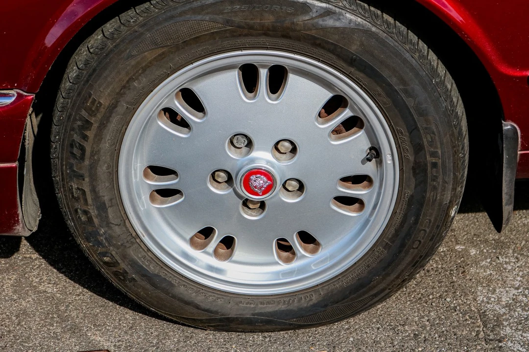 1995 Jaguar X300 XJ - Image 7 of 30