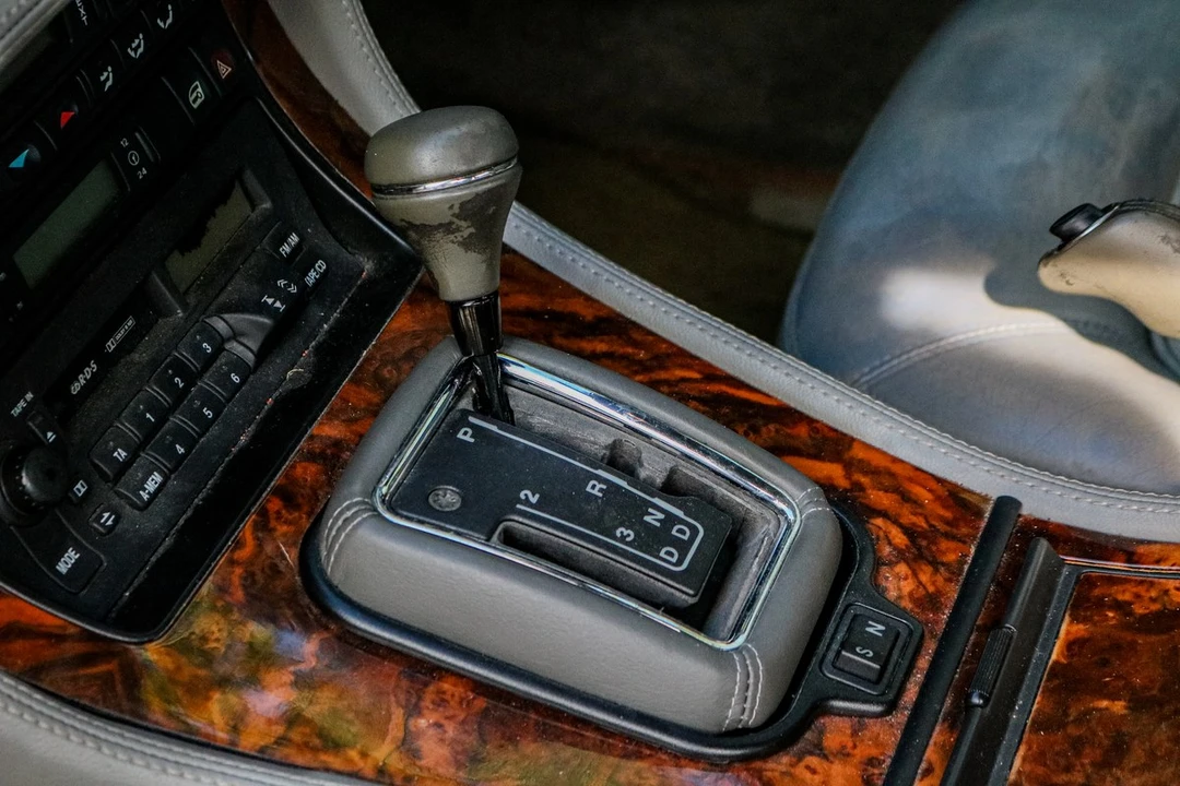 1995 Jaguar X300 XJ - Image 18 of 30