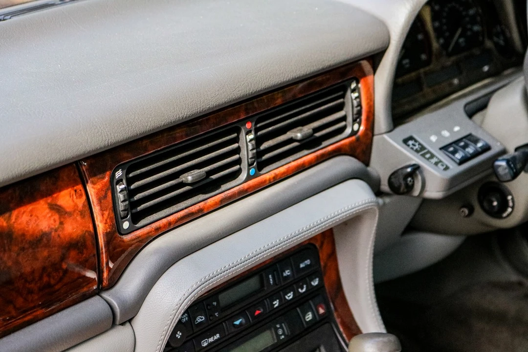 1995 Jaguar X300 XJ - Image 21 of 30