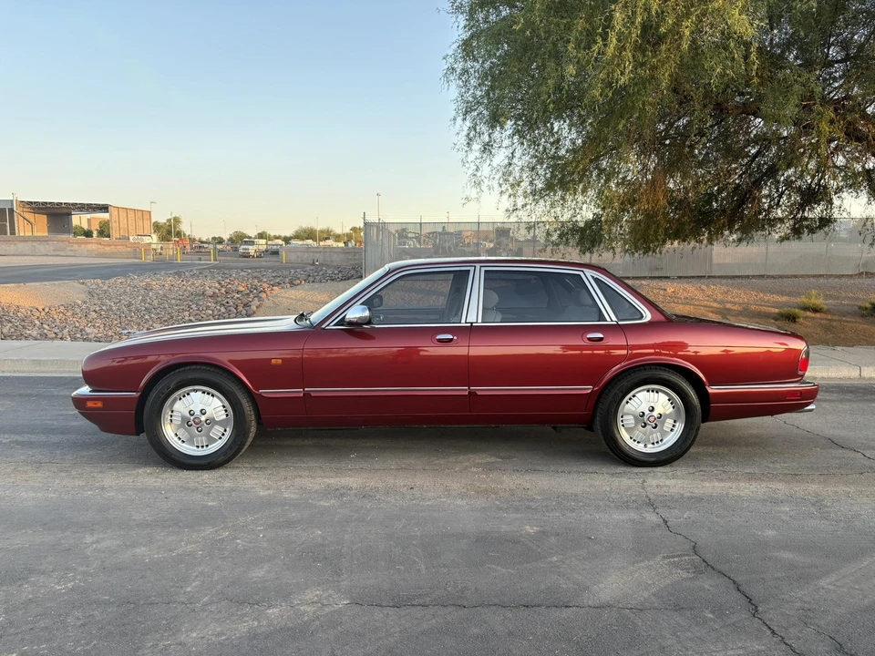 1995 Jaguar X300 XJ - Image 29 of 31