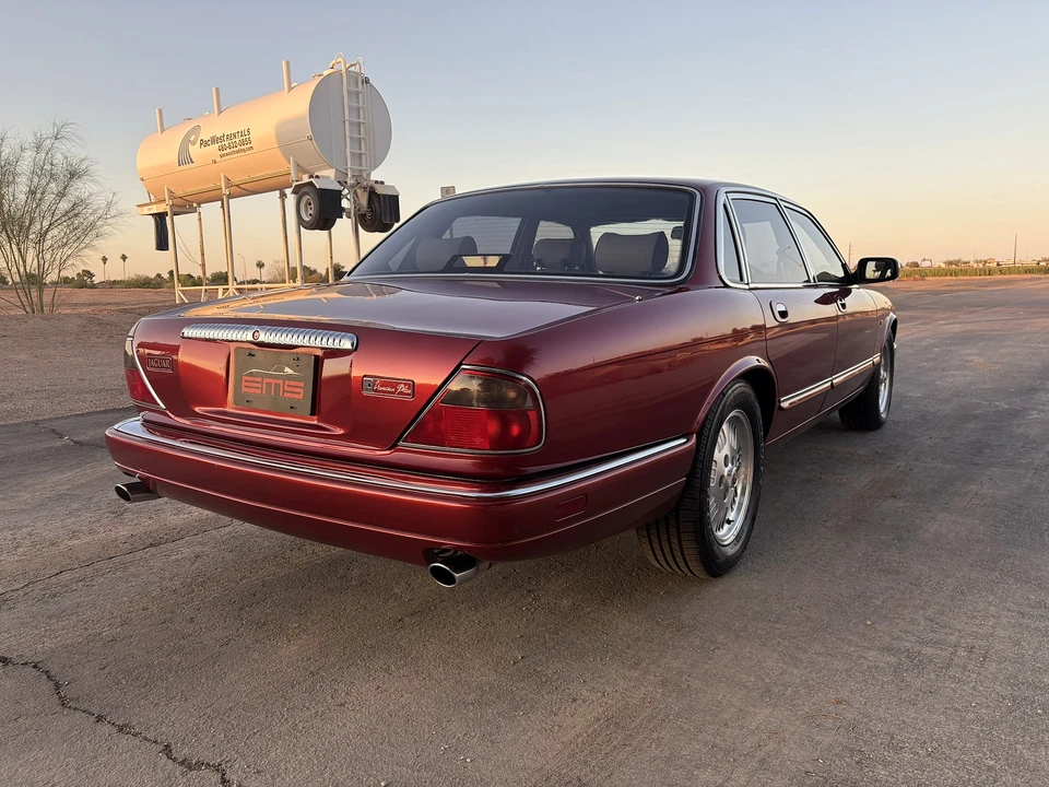 1995 Jaguar X300 XJ - Image 19 of 31