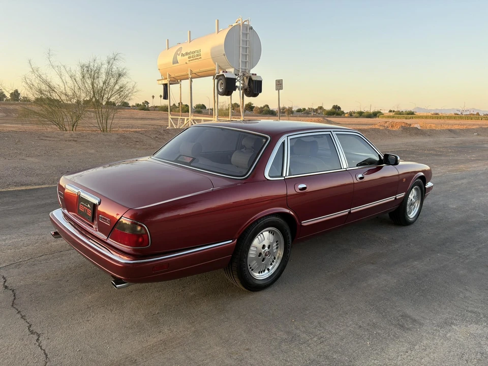 1995 Jaguar X300 XJ - Image 18 of 31