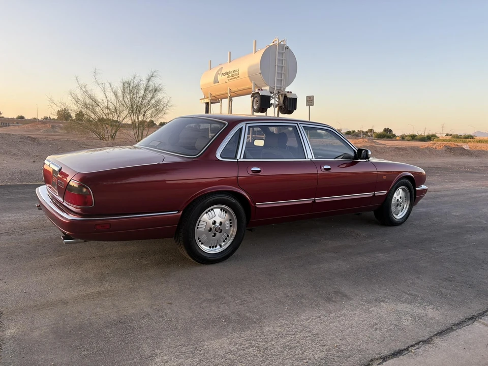 1995 Jaguar X300 XJ - Image 17 of 31