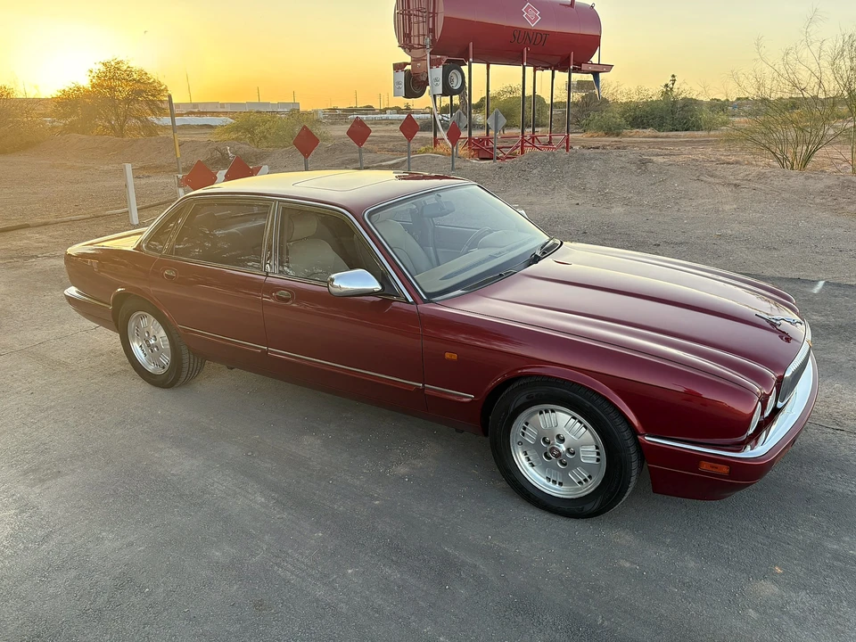 1995 Jaguar X300 XJ - Image 13 of 31