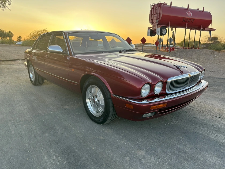 1995 Jaguar X300 XJ - Image 11 of 31